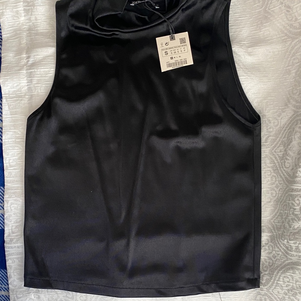 Black Sleeveless Women's Top